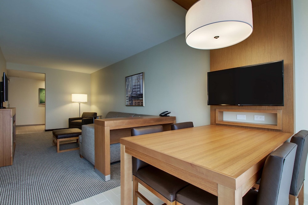 Hyatt Place Milwaukee Downtown 44/71