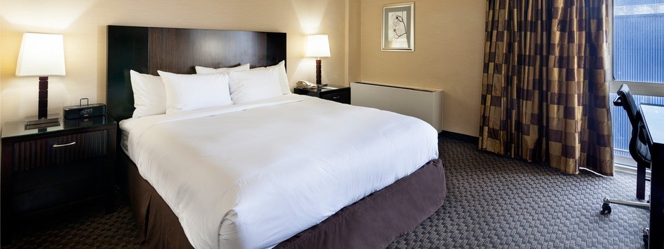 Room at DoubleTree by Hilton New York JFK Airport, NEW YORK - NY