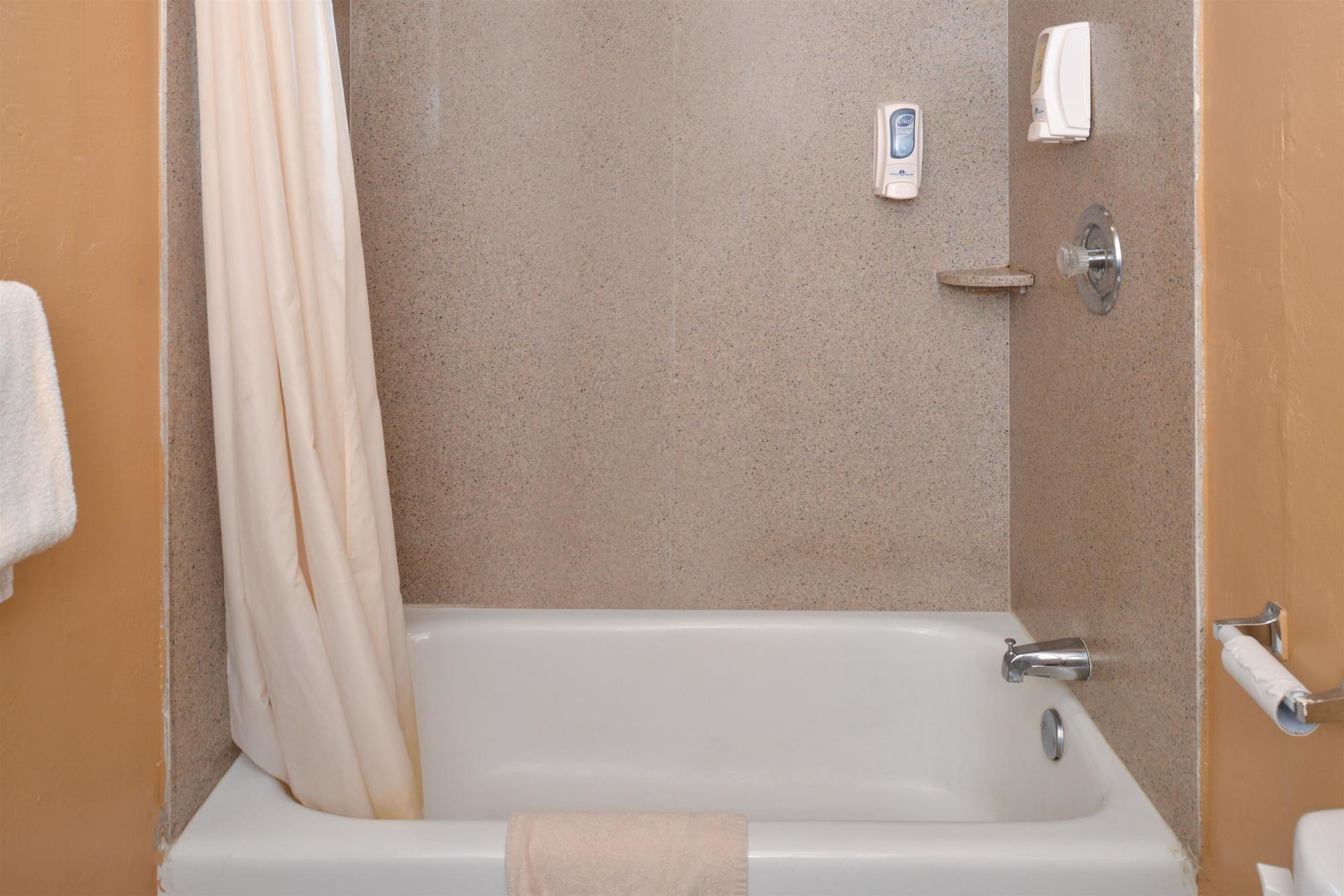 Americas Best Value Inn Bishop 31/32