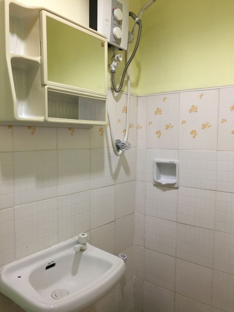 Hayward Travel Inn 14/55