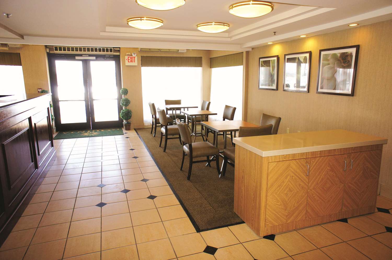 La Quinta Inn and Suites by Wyndham Warwick Providence Airport 19/29