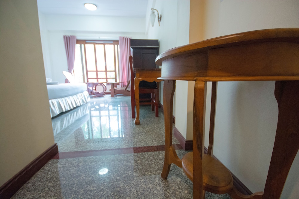 Tak Andaman Resort & Hotel 39/53