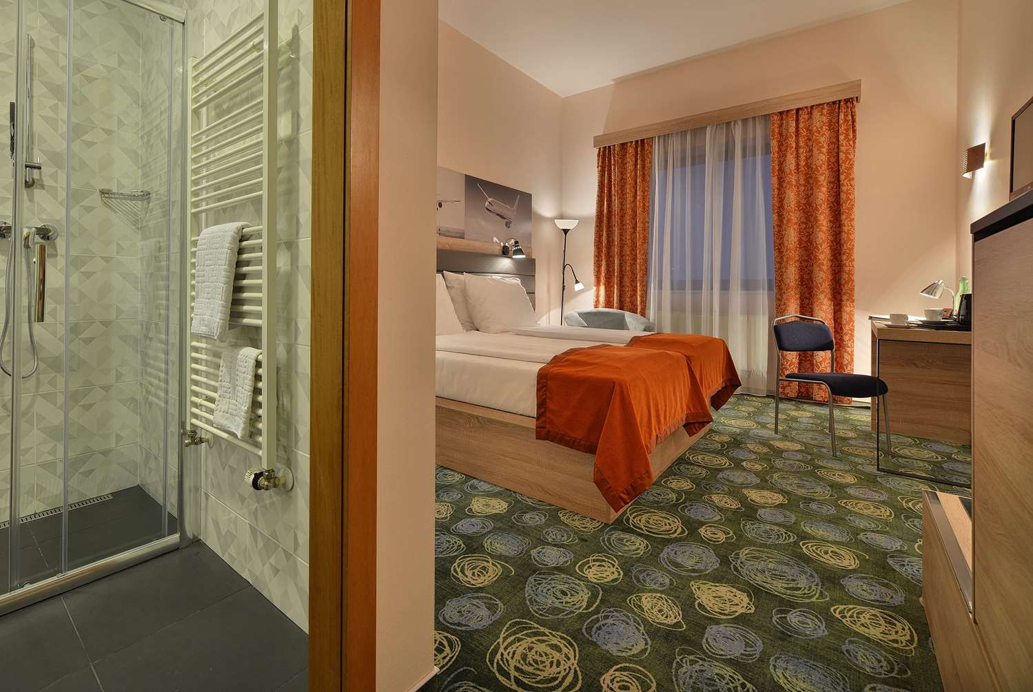 Ramada by Wyndham Airport Prague 15/17