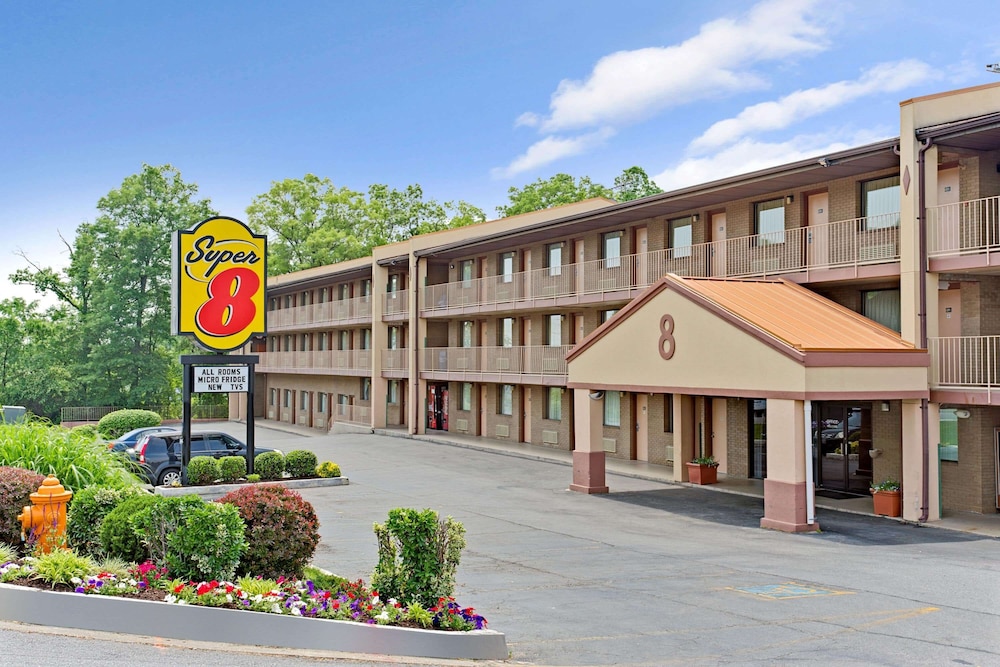 Super 8 By Wyndham Laurel, MD 1/26