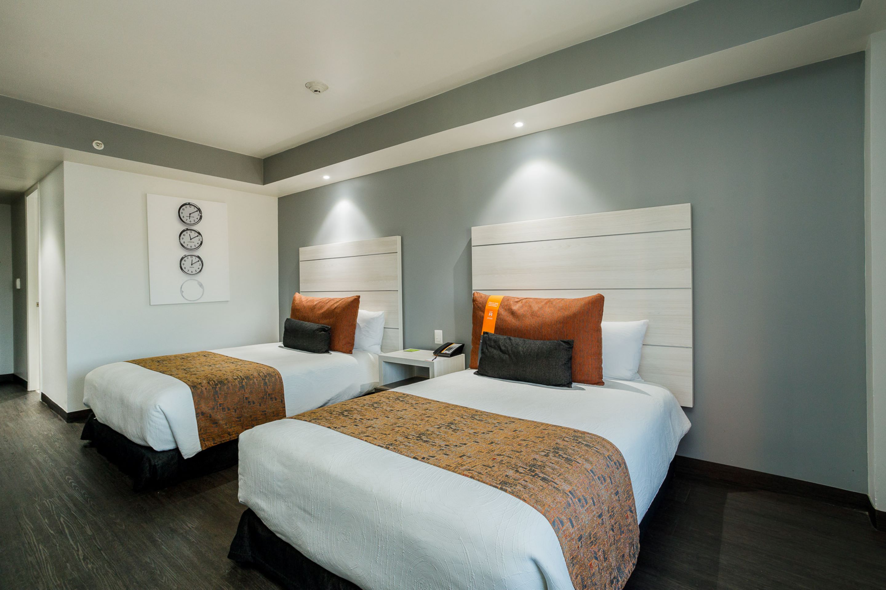 غرفة تنفيذية بسرير مزدوج، Real Inn Tijuana by Camino Real Hotels 5/8