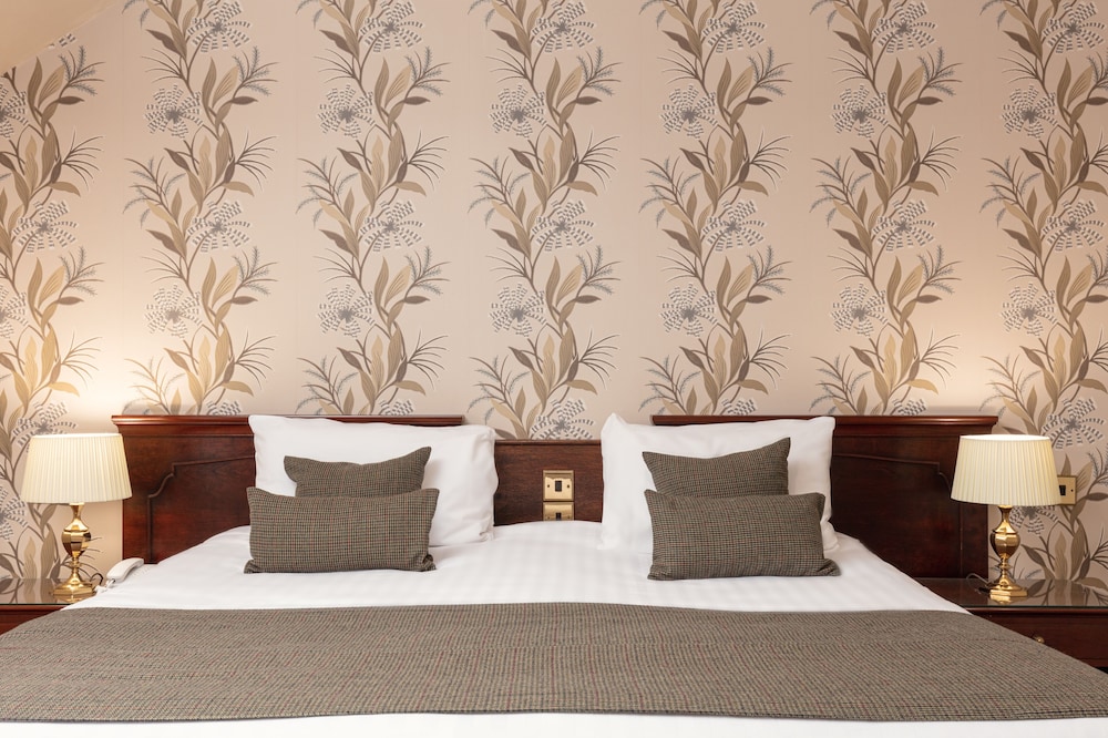 North West Castle Hotel 10/50