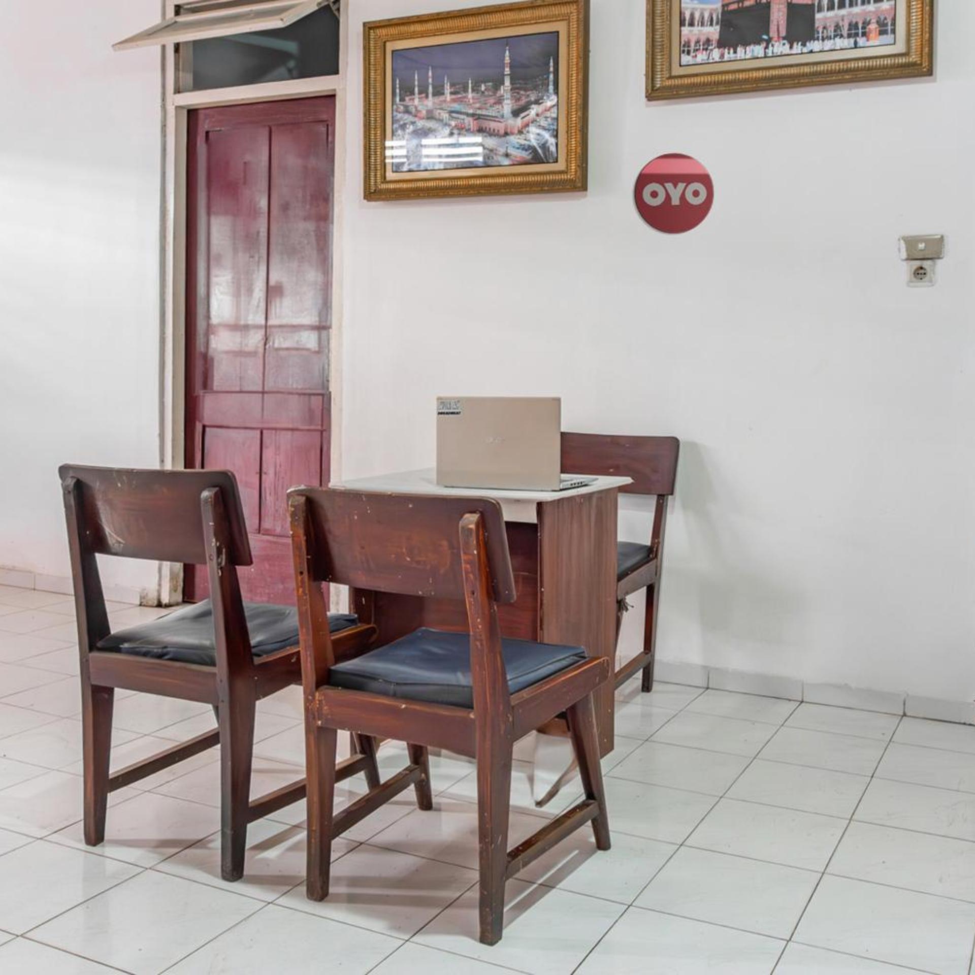 Hotel O Guest House Pahlawan Syariah 37/40