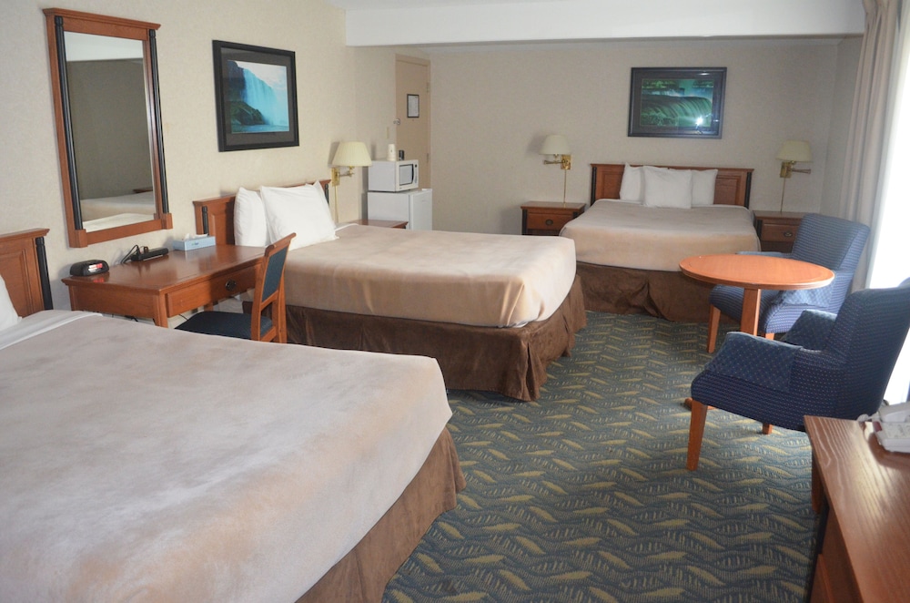 Travelodge by Wyndham Niagara Falls at the Falls 22/35