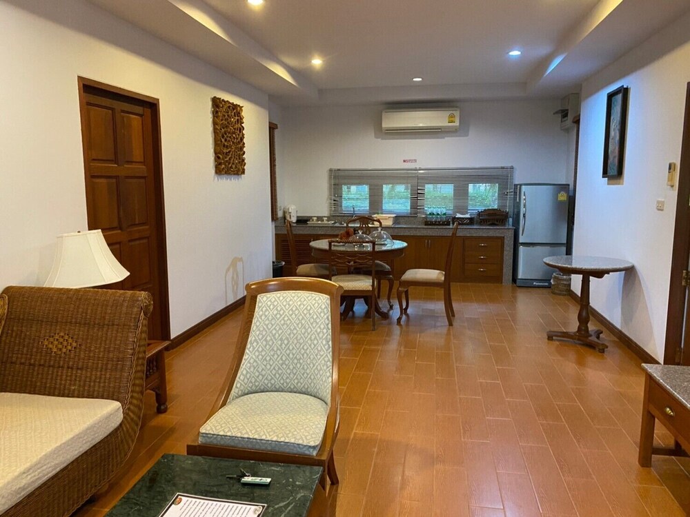 Sailom Resort Bangsaphan 36/55