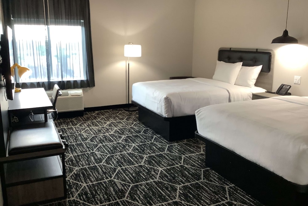 La Quinta Inn & Suites by Wyndham Corpus Christi Southeast 14/56