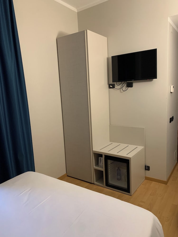 STANDARD, DOUBLE OR TWIN BED