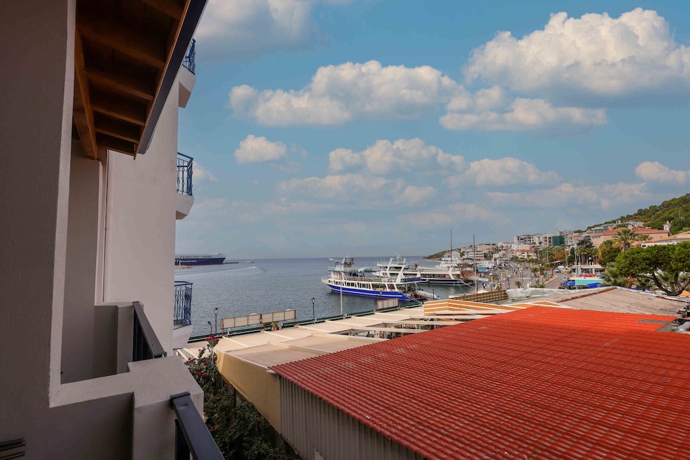 Ertan Hotel Cesme 55/63