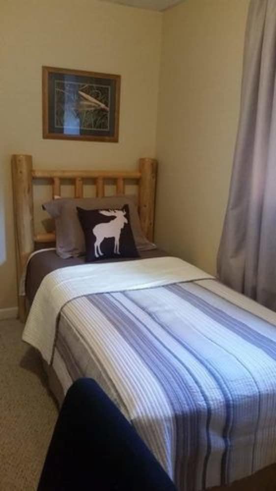 Jewel Lake Bed Breakfast 15/50