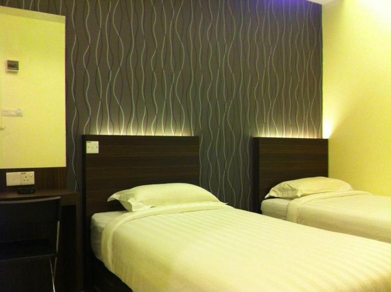 The Regency Garden Hotel 26/50
