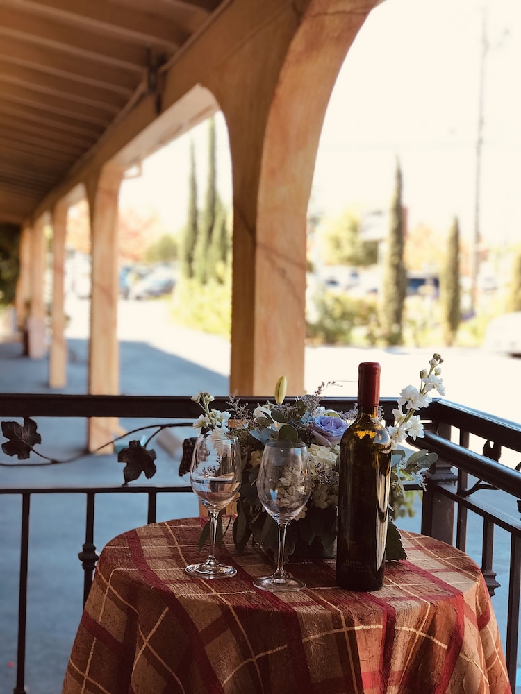 Chardonnay Lodge 27/46