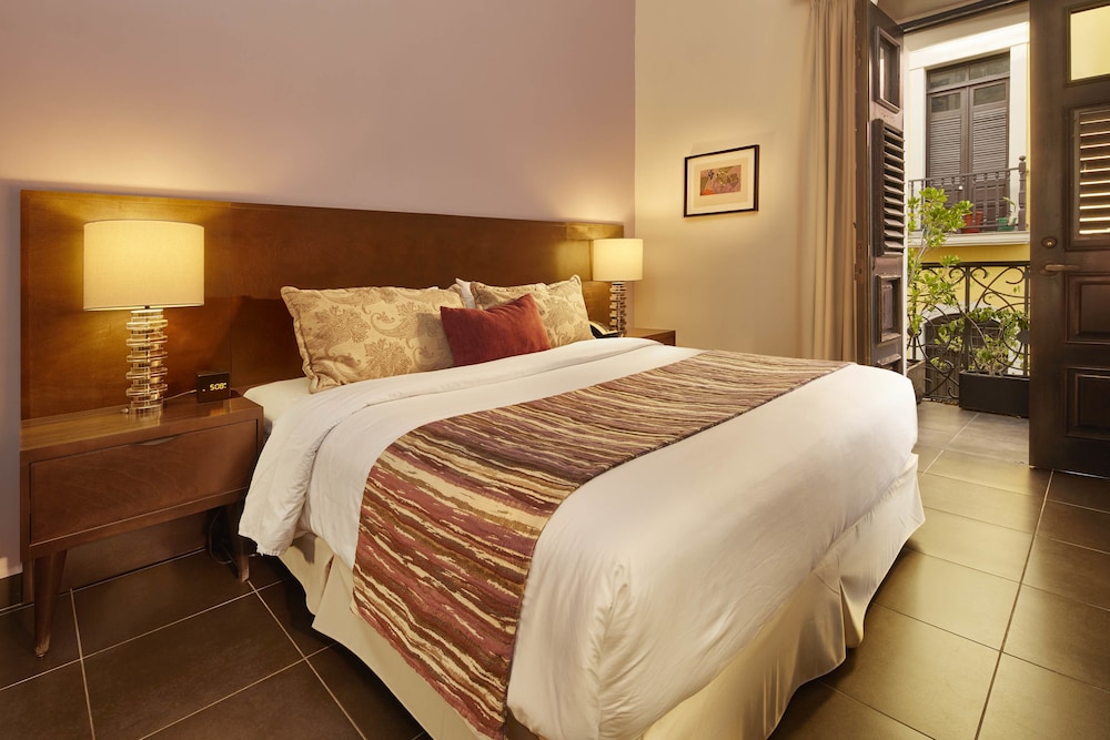 Decanter Hotel 20/47