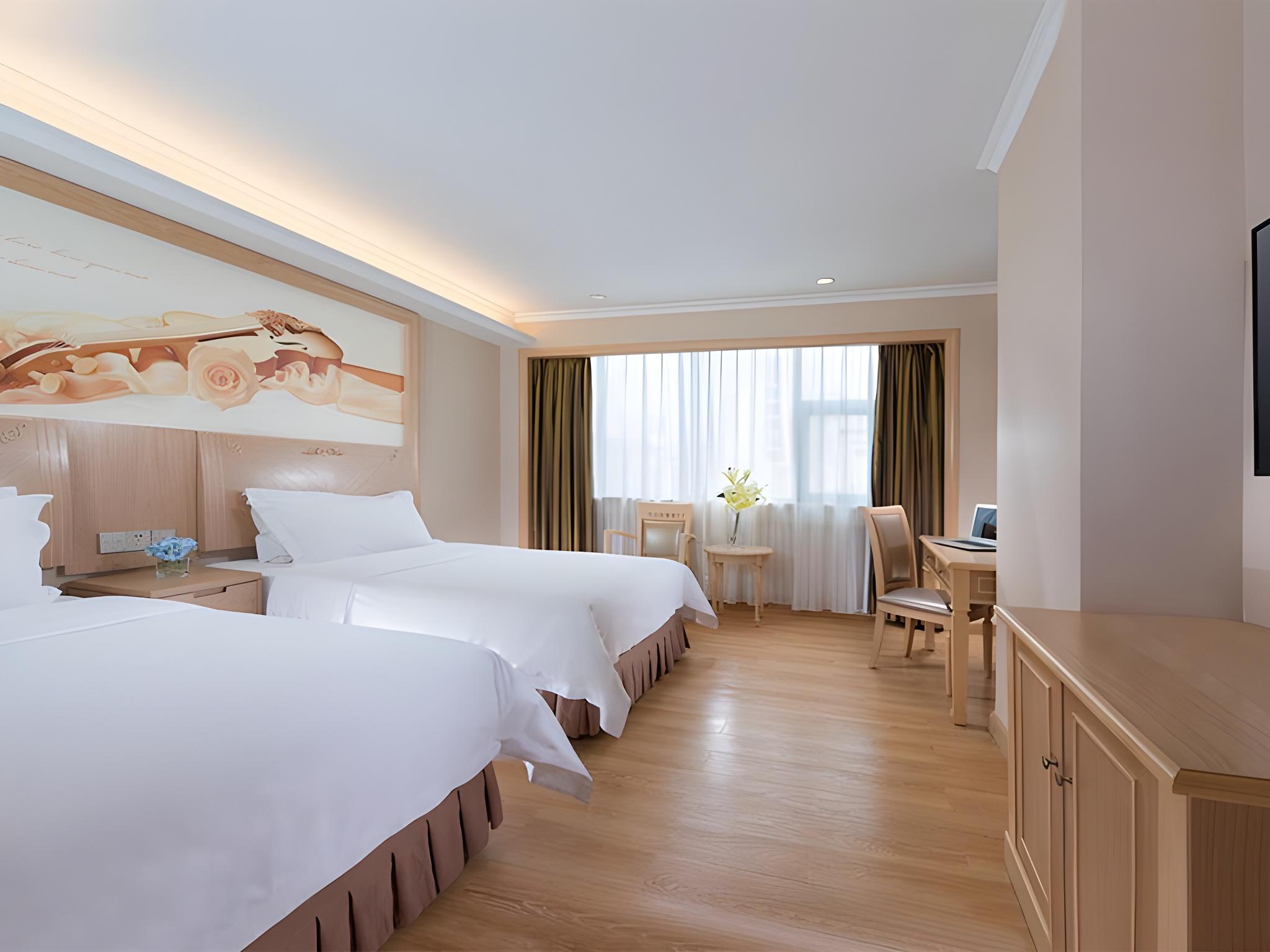 DELUXE, TWIN BEDS