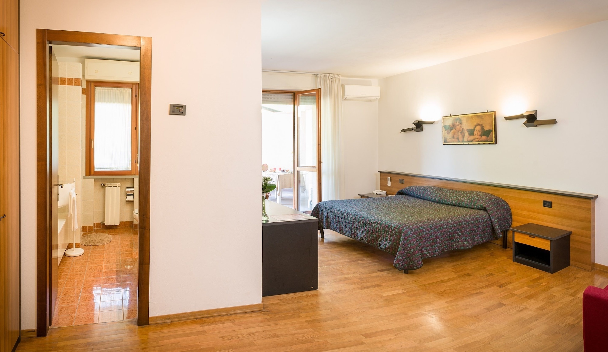SUPERIOR, DOUBLE BED