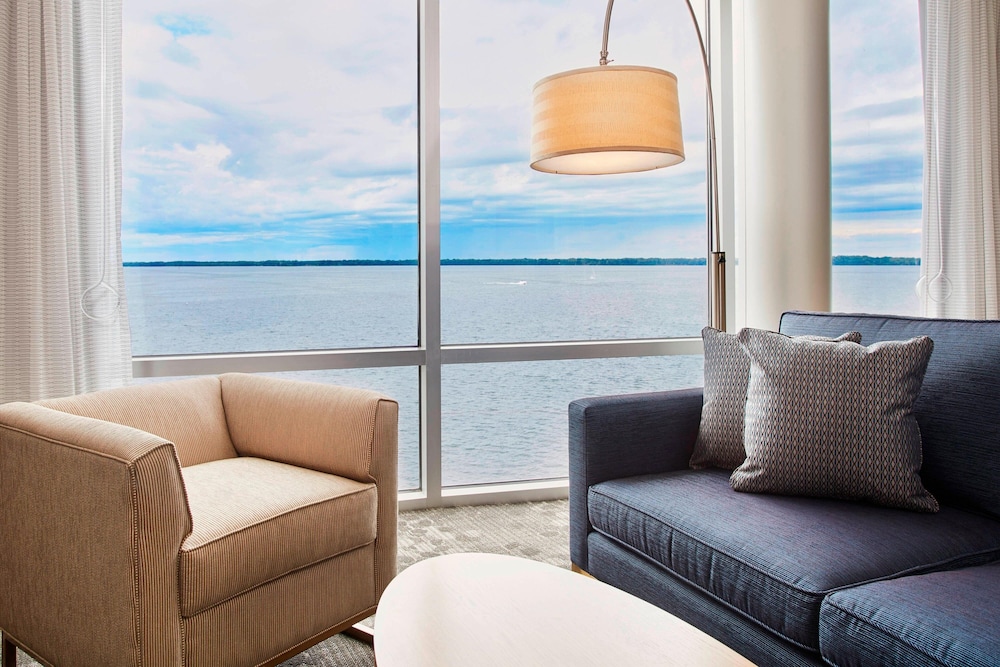 Courtyard Erie Bayfront 34/65