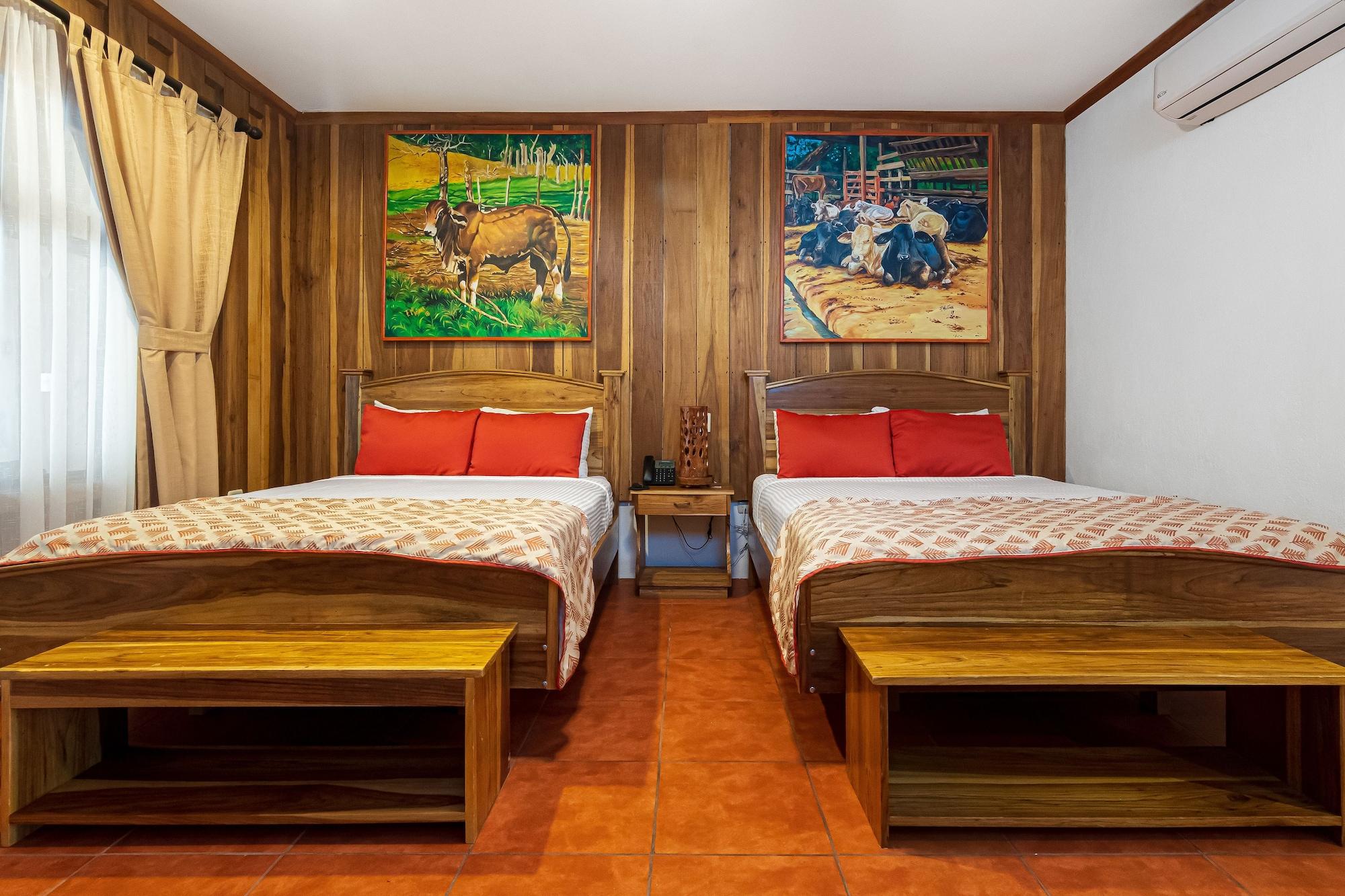 Superior, Suite, Hacienda Guachipelin Hotel 3/7