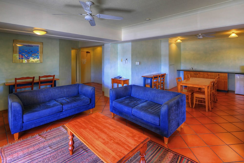 Sovereign Resort Hotel 36/64