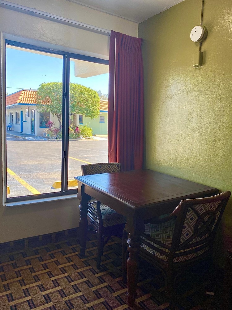 Gulf Way Inn 29/44