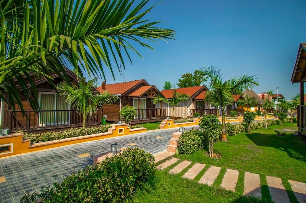 Sun Hotel & Resort 46/50