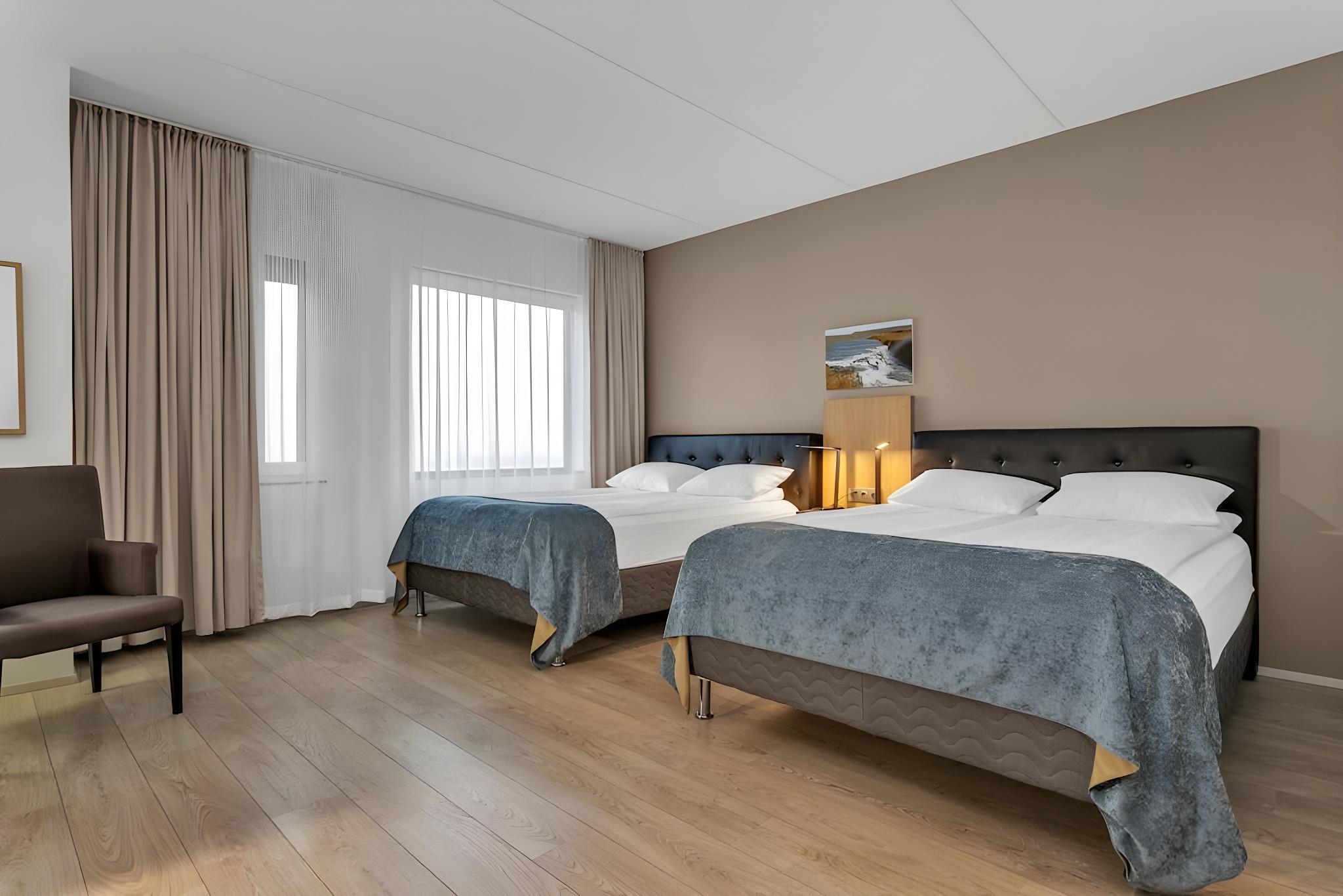 Superior, Twin Beds