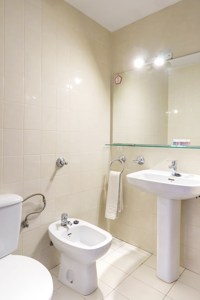OYO HOTEL LAS CUMBRES 8/39