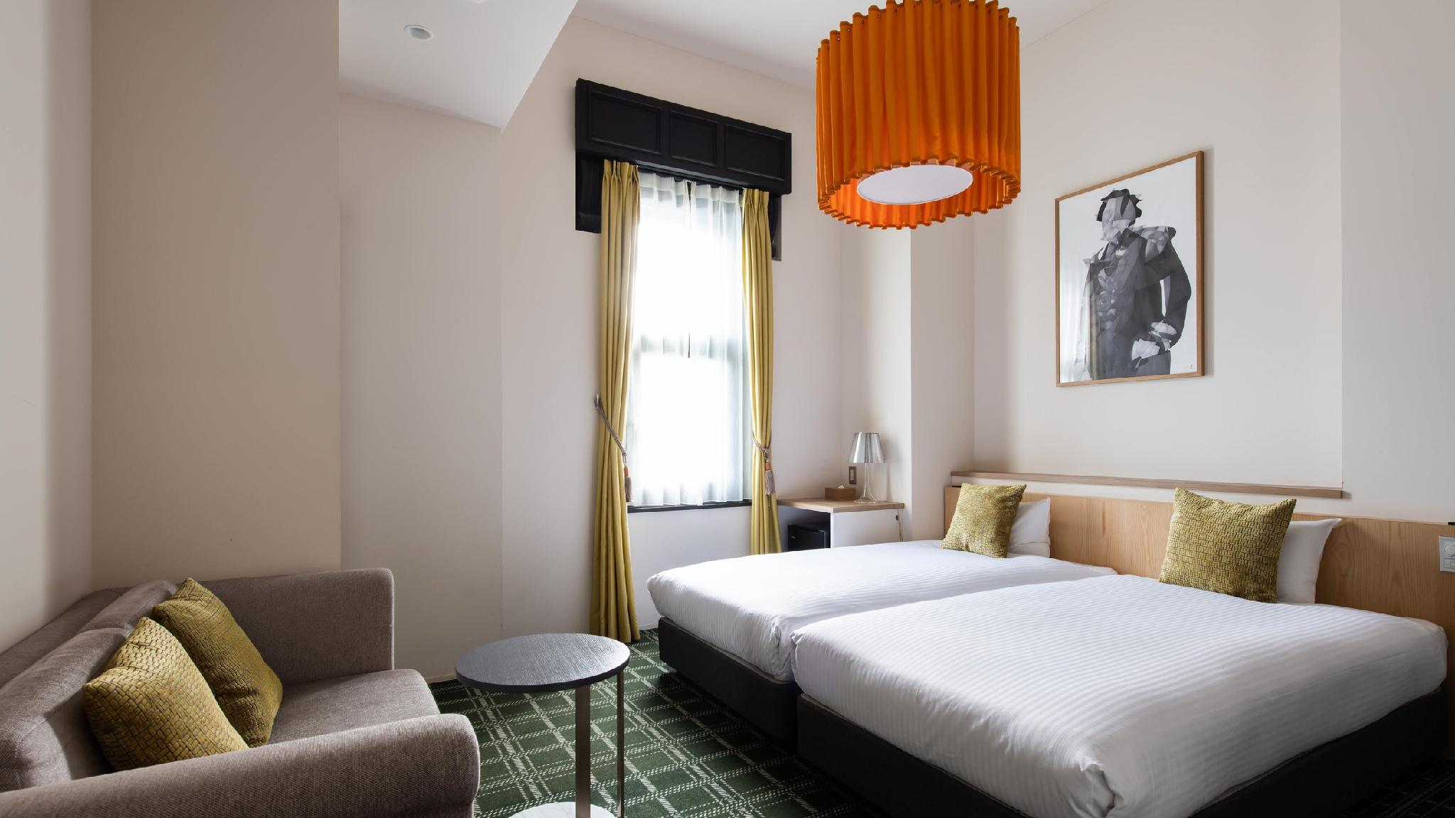 Hollywood, Moderate, Twin Beds, Historic Building