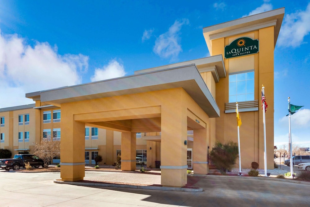 La Quinta Inn & Suites by Wyndham Artesia 1/58