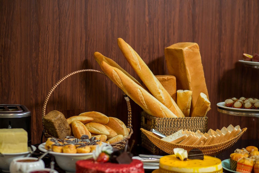 Golden Cyclo Premier Hotel Powered By Fave 31/56