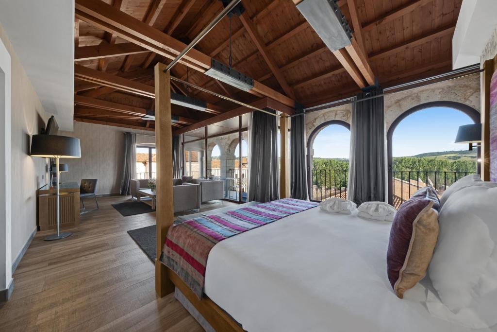 Loft, Suite