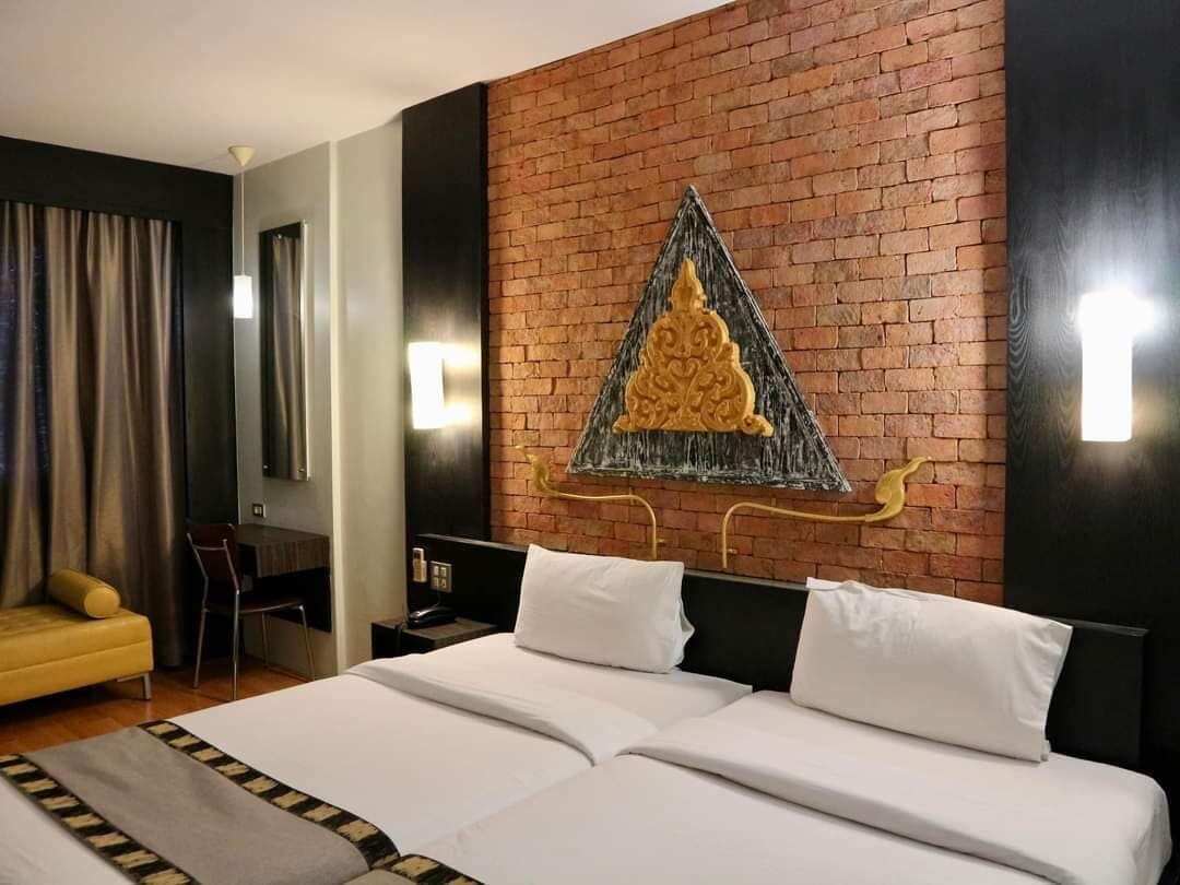 DELUXE, TWIN BEDS