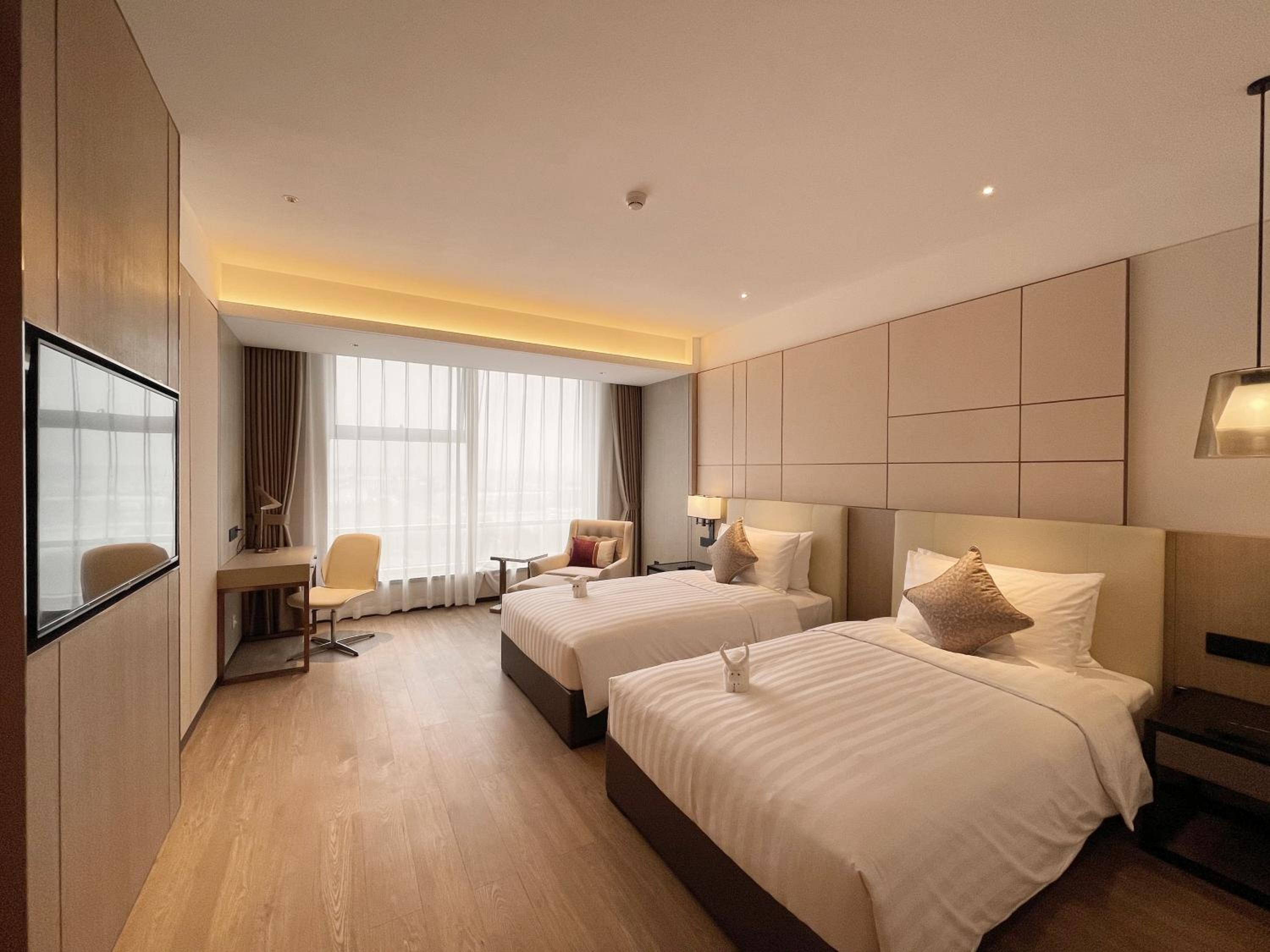 BUSINESS, TWIN BEDS