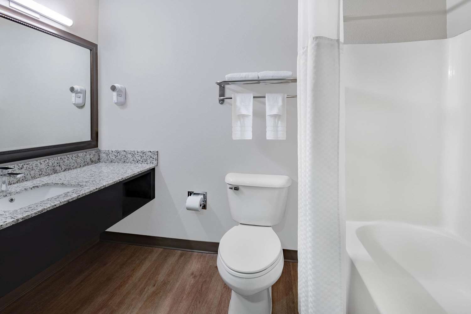 Days Inn by Wyndham Bernalillo 41/43