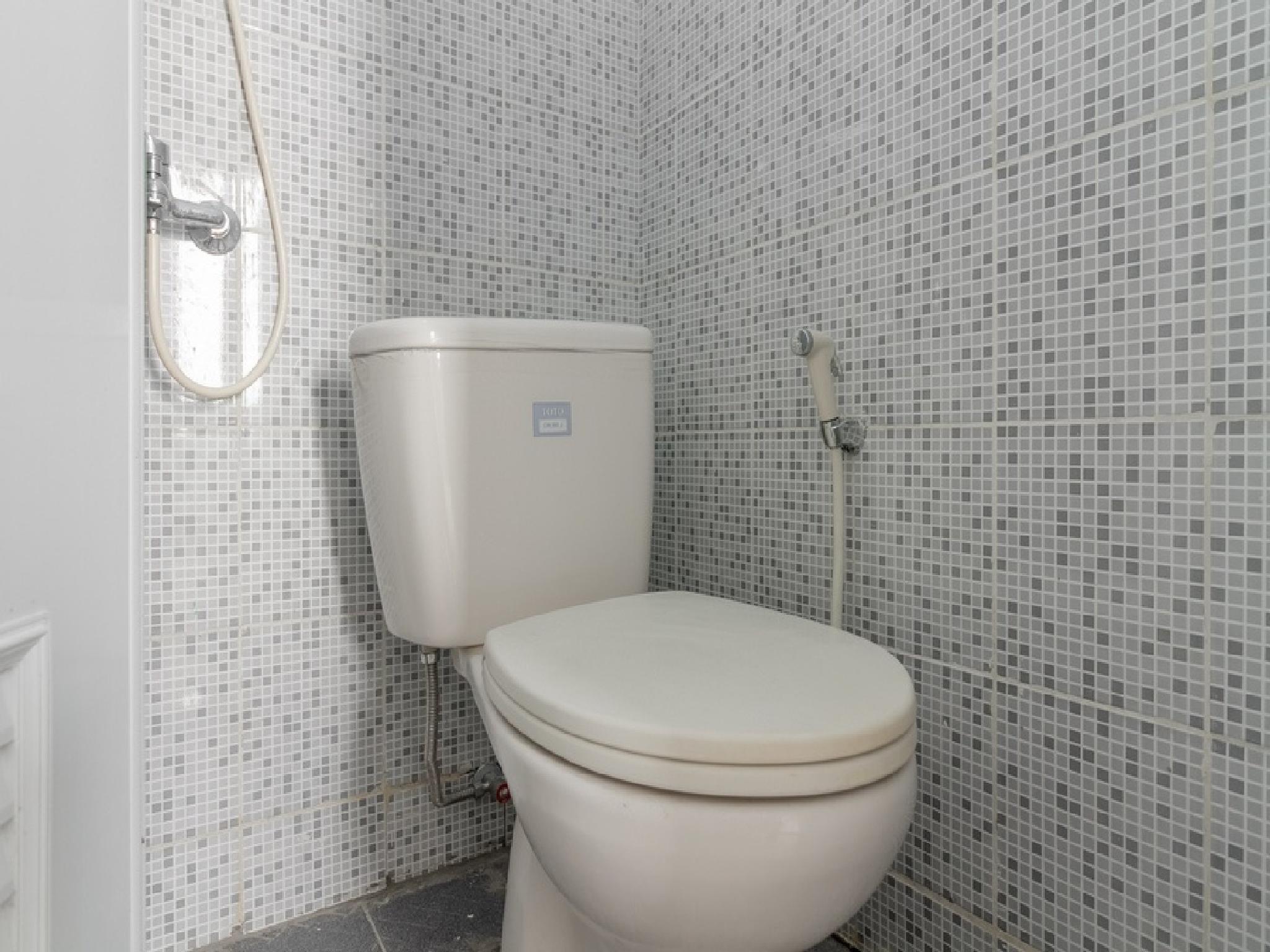 Reddoorz Plus Near Taman Rasuna Menteng 17/17