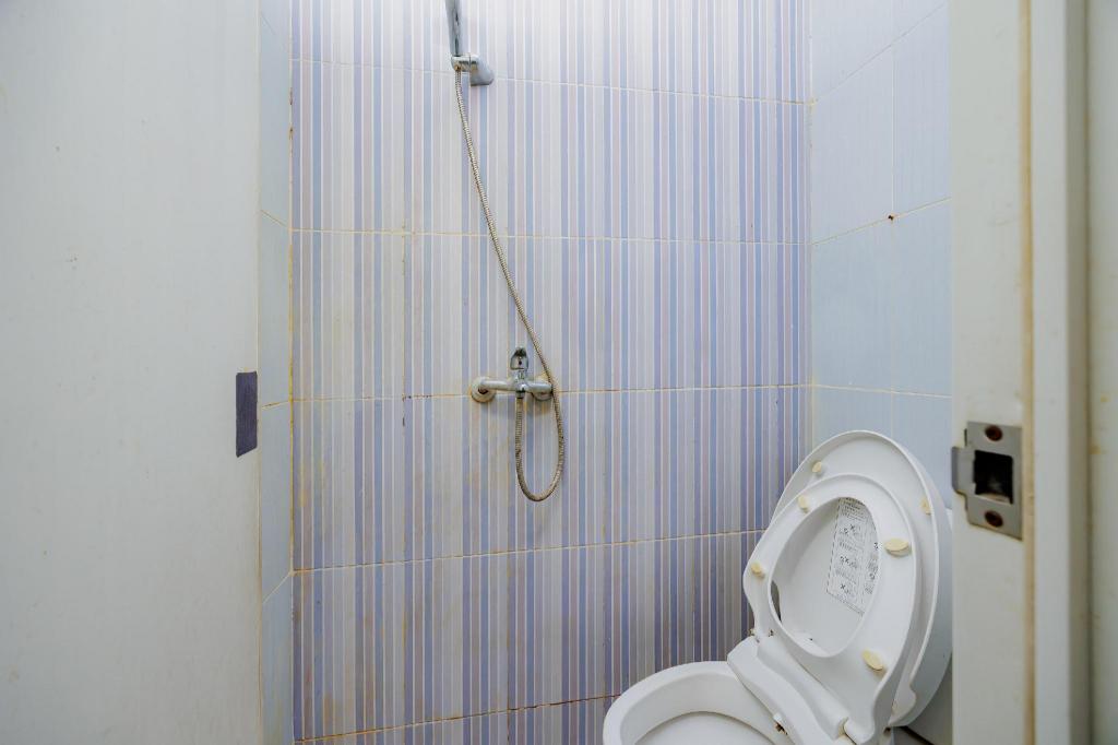 Reddoorz Near Metropolitan Mall Bekasi 48/50
