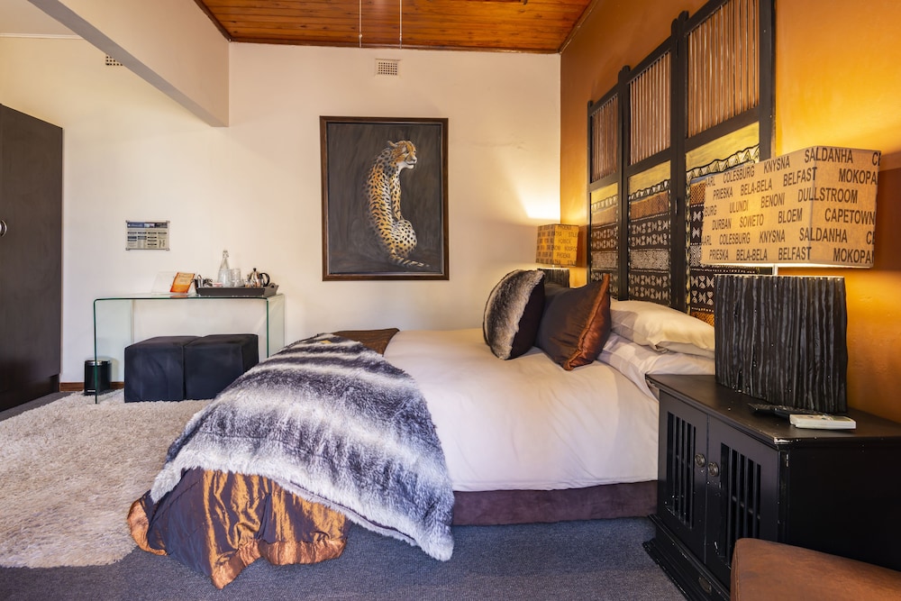 Economy, Queen Bed