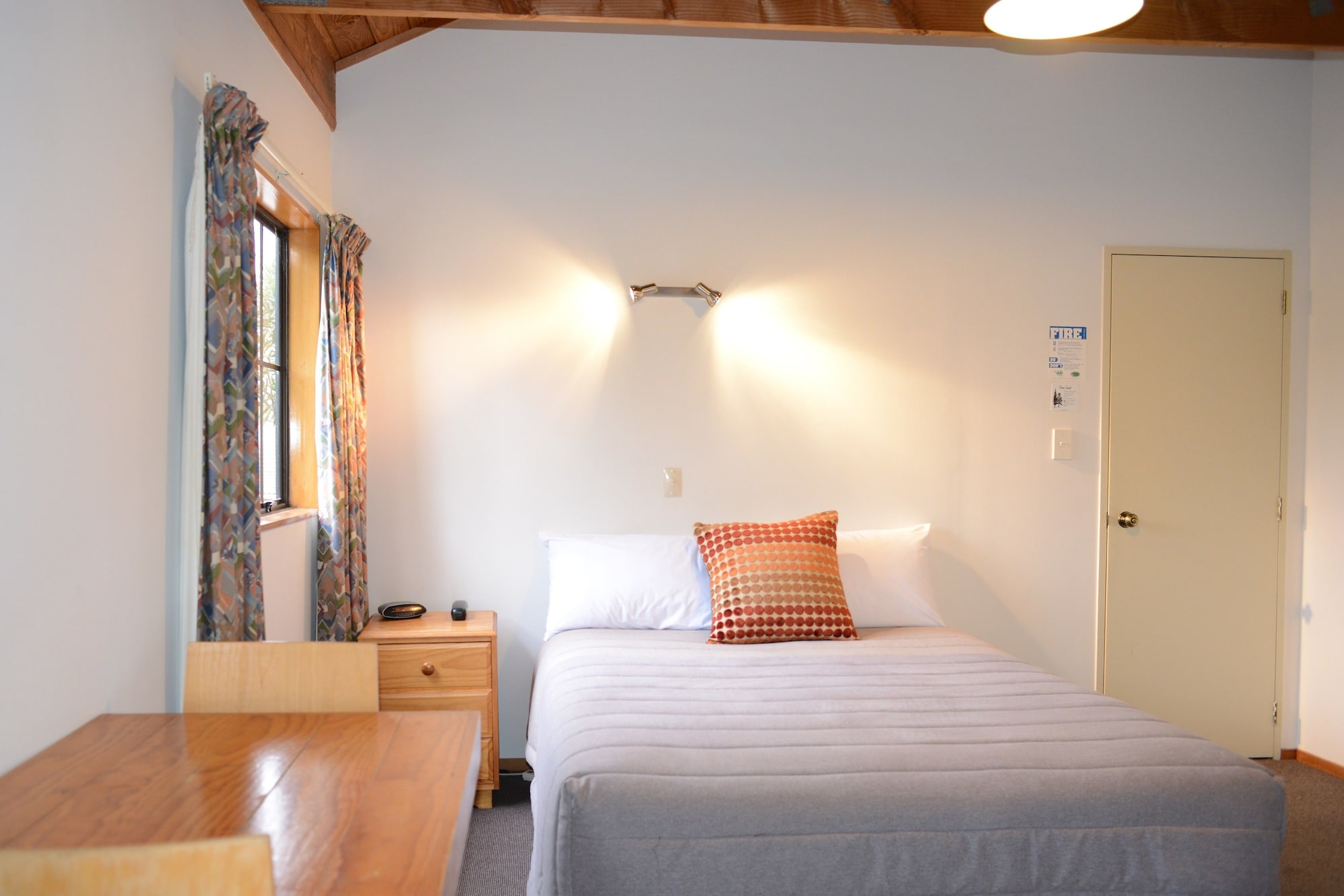 Lodge, Studio, 1 Queen and 1 Single Bed