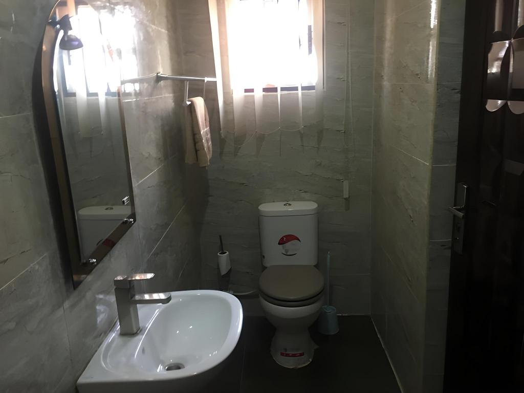Momak 5 Hotel And Suites 18/18