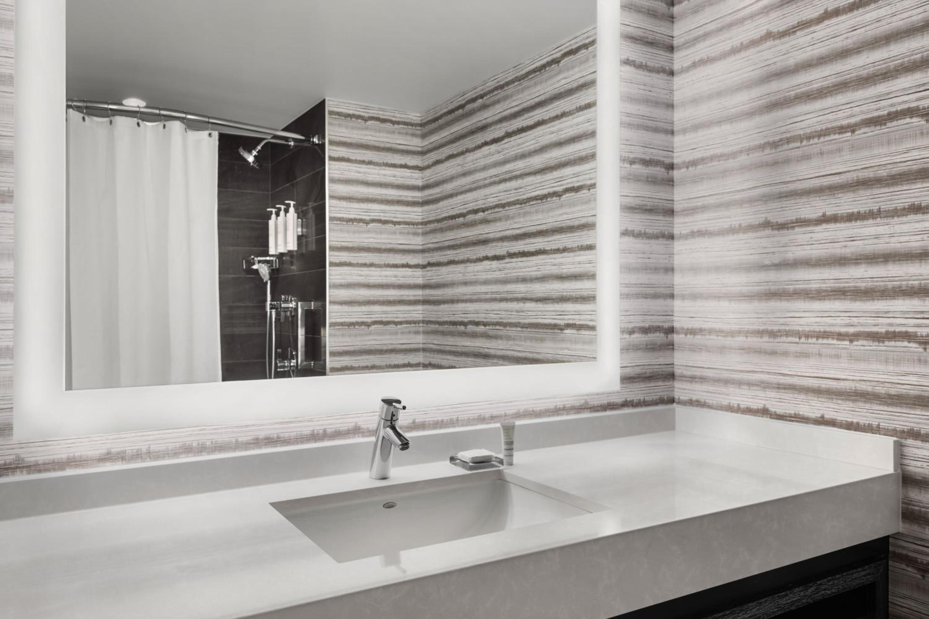 غرفة بسريرين مزدوجين، Bridgewater Marriott 8/9