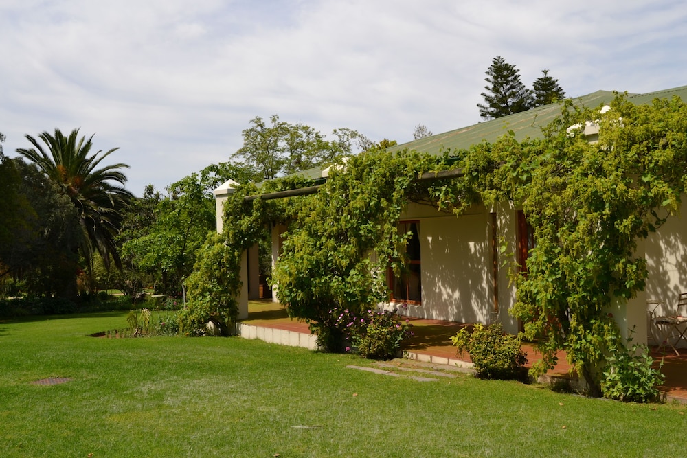 Berluda Farmhouse & Cottages 37/50