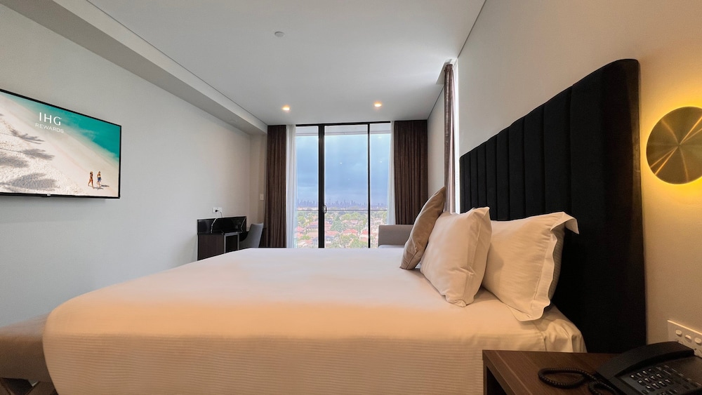 Crowne Plaza Sydney Burwood 14/60