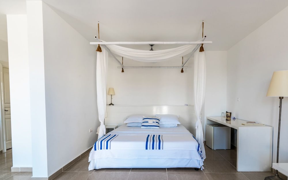 Alacati Port Hotel 10/50