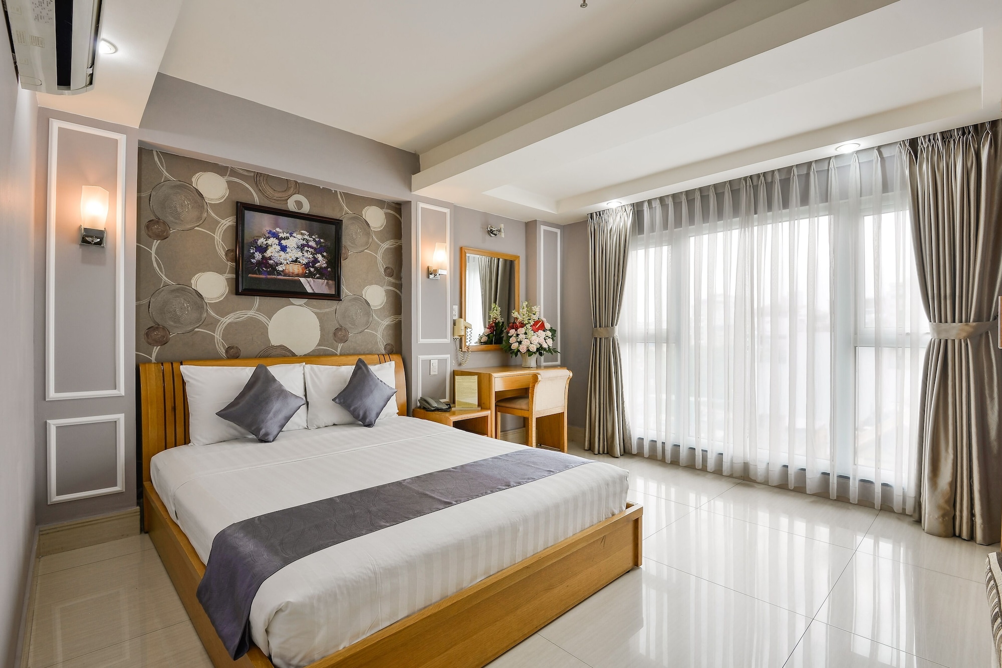 DELUXE, DOUBLE BED, CITY VIEW