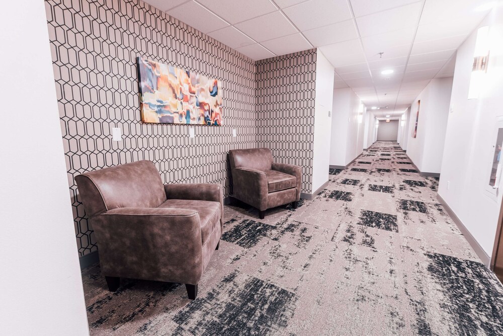 Best Western Plus Executive Residency Waterloo and Cedar Falls 30/42