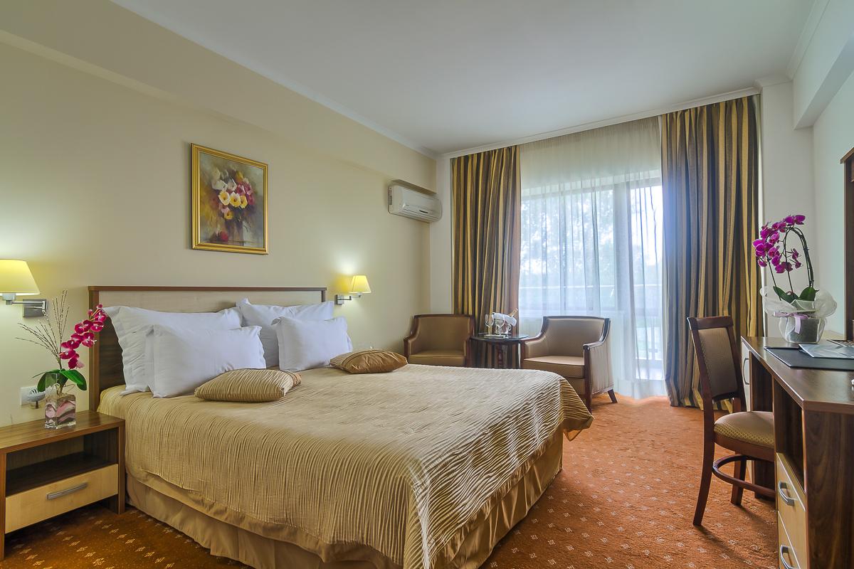 Hotel Saturn 16/45