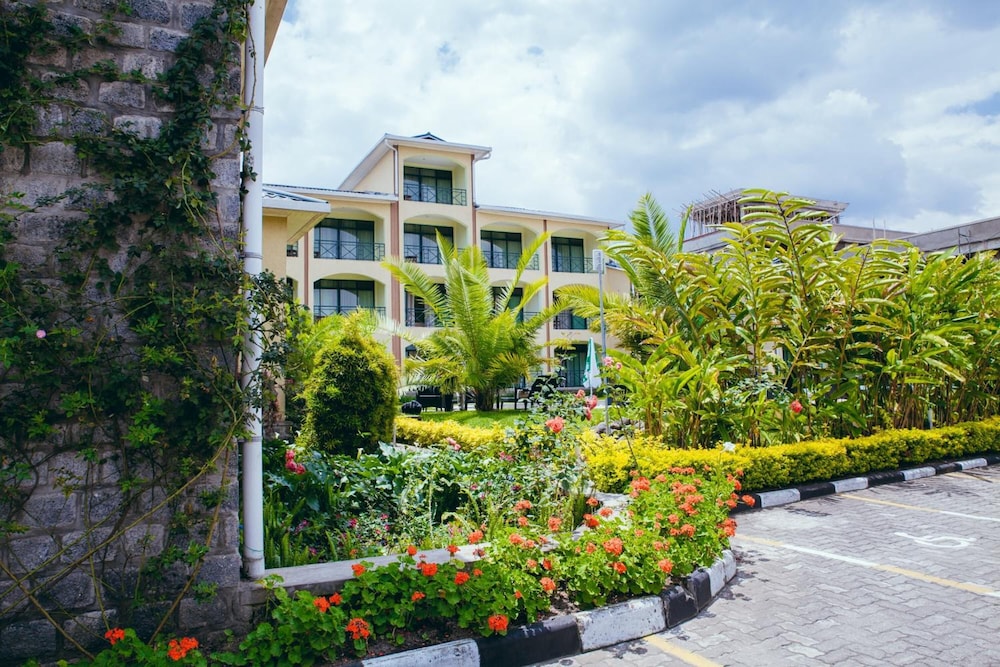 Gorillas Volcanoes Hotel 8/40