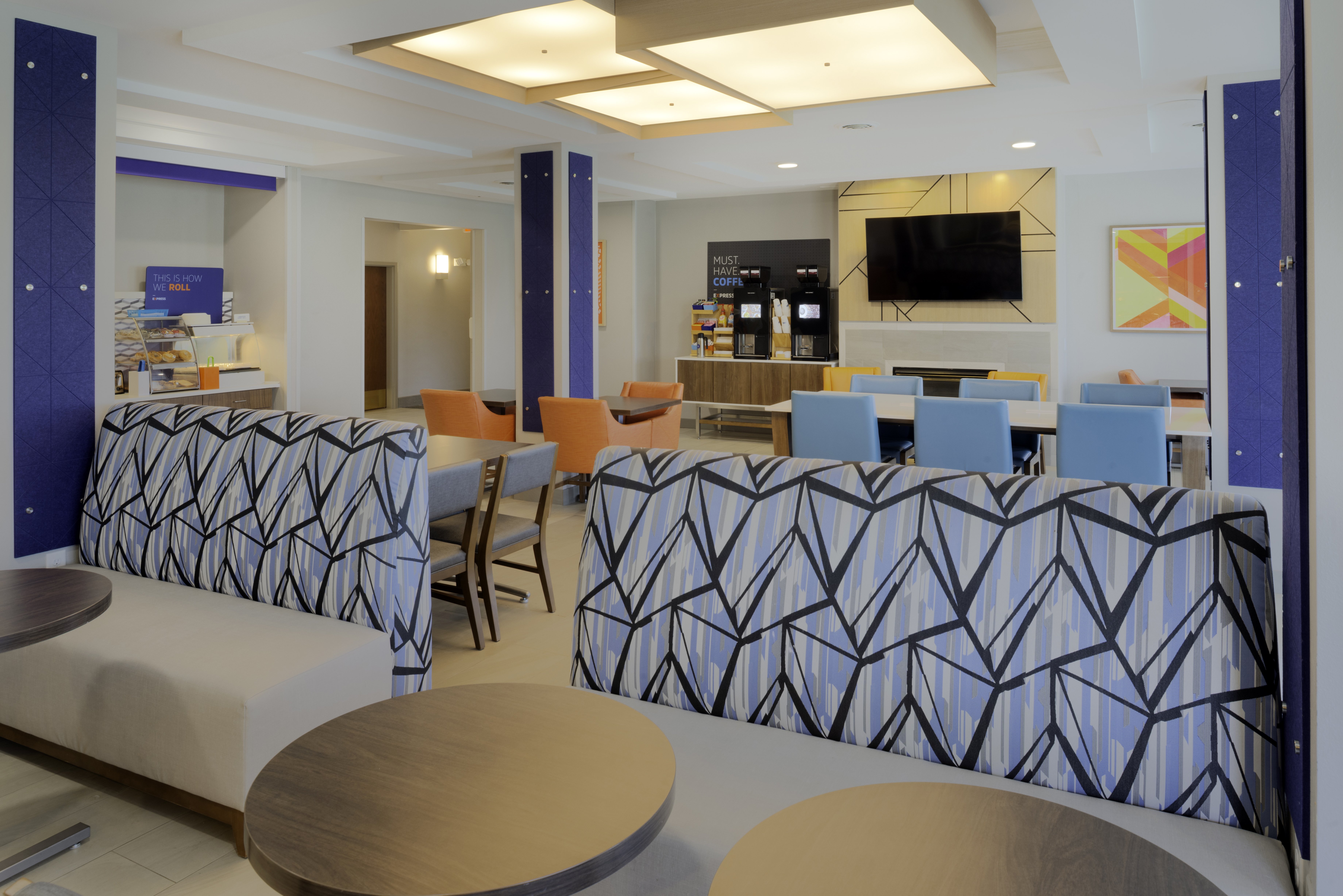 Holiday Inn Express Hotel Suites Fort Atkinson 71/74